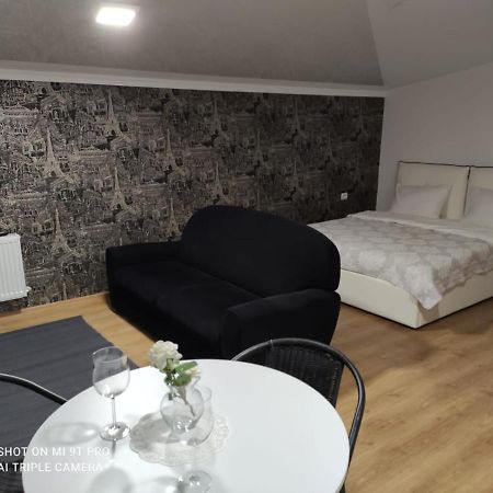 Studio In The Center City Chisinau Exterior photo